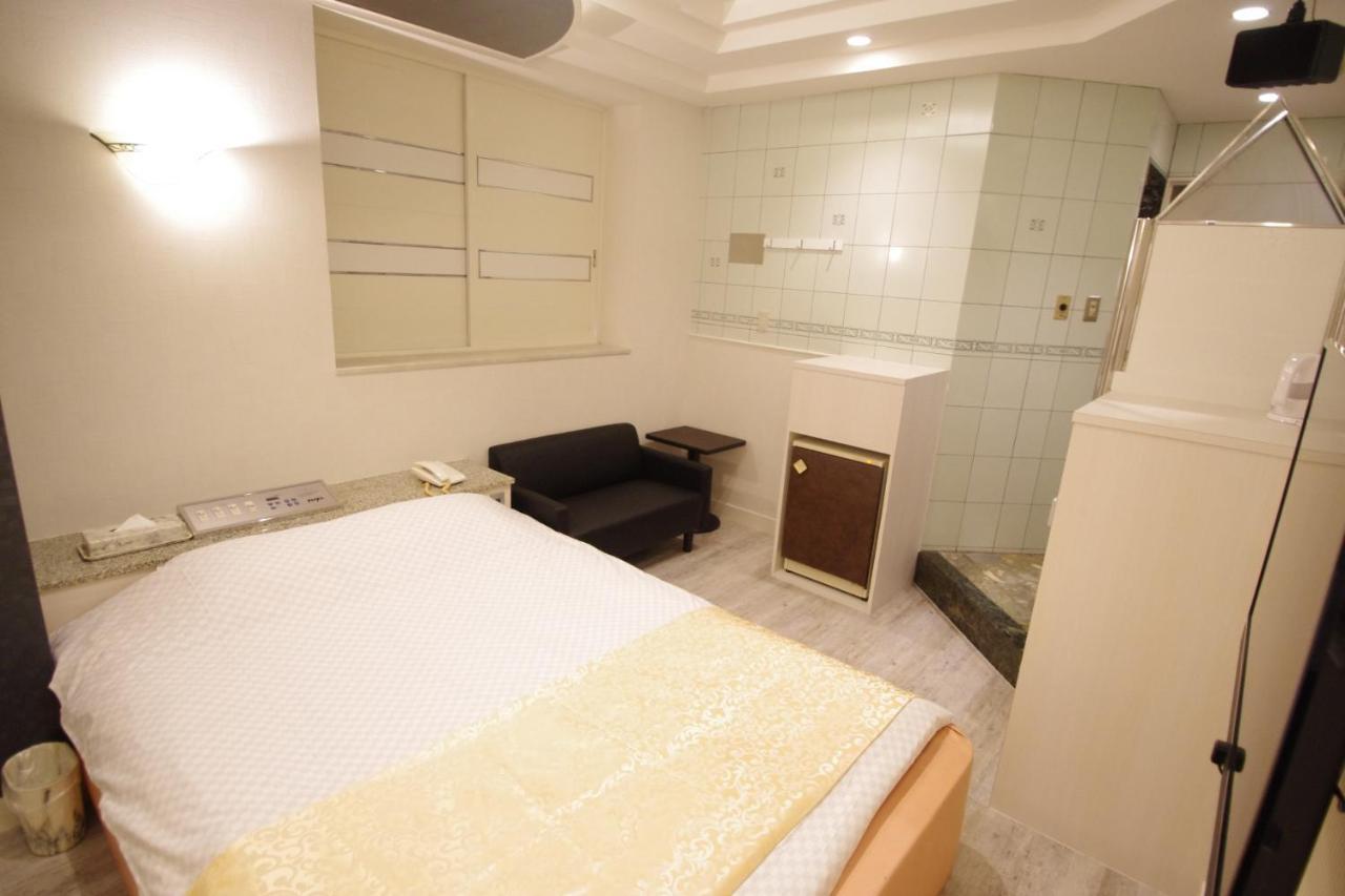 Hotel Crystal 大人専用 Tokyo Exterior photo